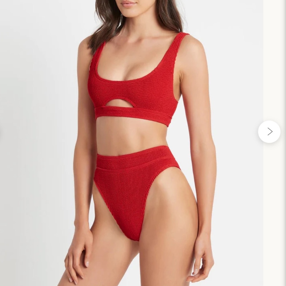 Bond-eye bikini